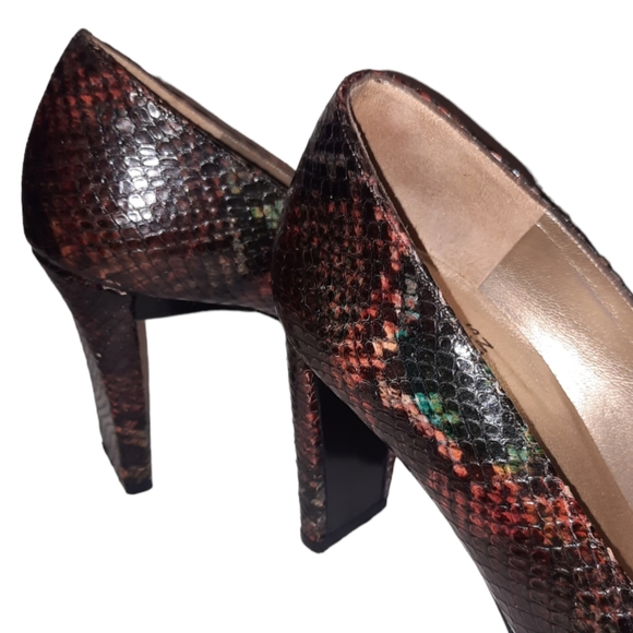 CHARLES JOURDAN Snake Embossed Leather Pumps Multicolor Sz 7B - Picture 6 of 9